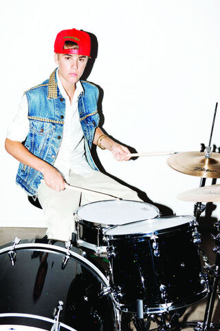 File:Justin-Bieber-Pressebilder-06-2011.jpg