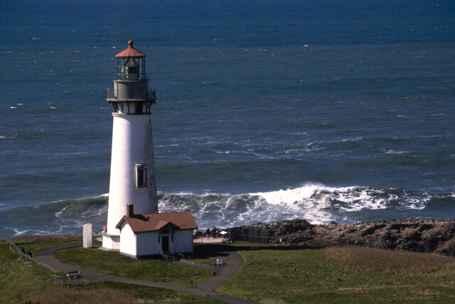 File:Yaquina Head Lighthouse-20-1-.jpg
