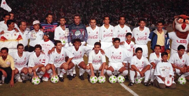 Archivo:UAGTeam93-94.jpg