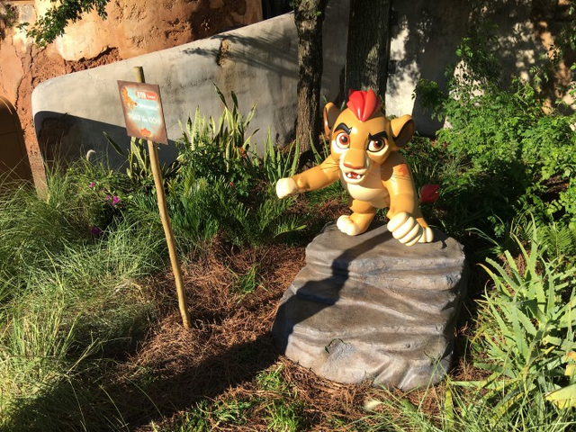 File:Kion-statue.png