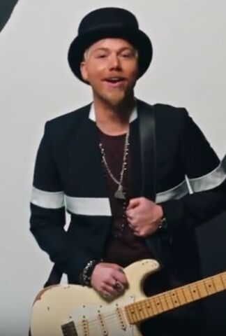 File:Beaublack2016.jpg