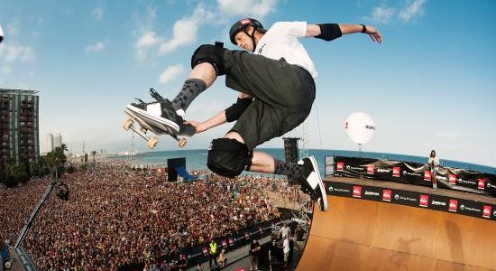 File:Tony-hawk-900.jpg