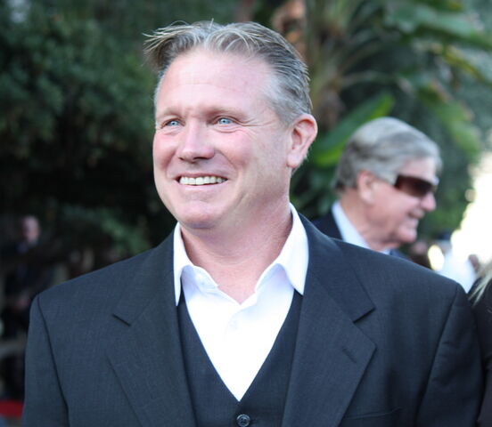 File:Tony Becker 2012.jpg