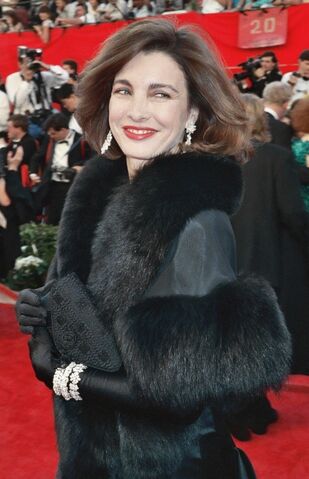 File:AnneArcher.jpg