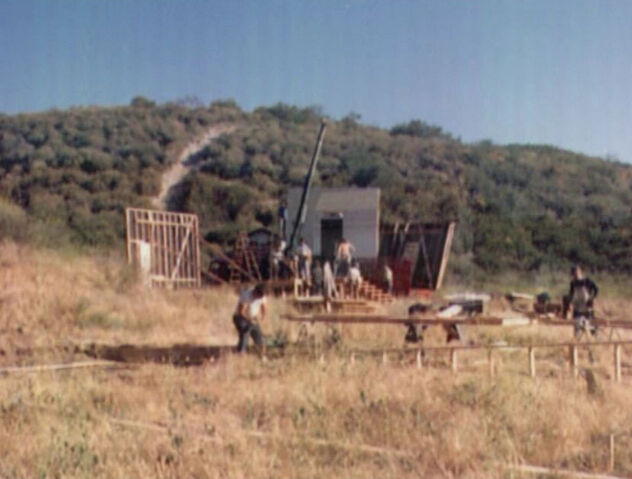 File:Setbuilding01.jpg