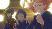 Amanda, Constanze y Jasminka ayudando a las protagonistas LWATEP