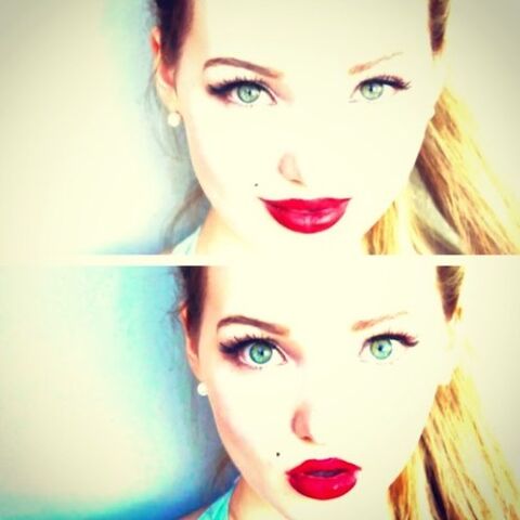 File:Dove Double Lips.jpeg