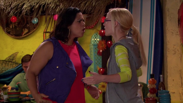 File:Willow and Maddie Face to Face.png
