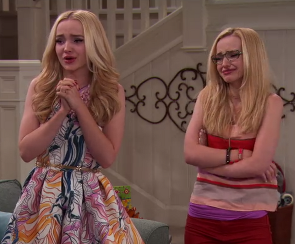 File:Dove Cameron Finale 21.png