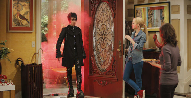 File:Cameron-Boyce-in-Liv-and-Maddie-cameron-boyce-38905024-780-400.jpg