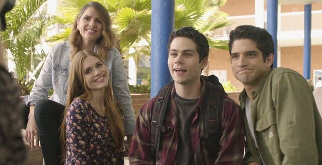 Archivo:Teen-wolf-season-601-lydia-malia-stiles-scott-photo.jpg