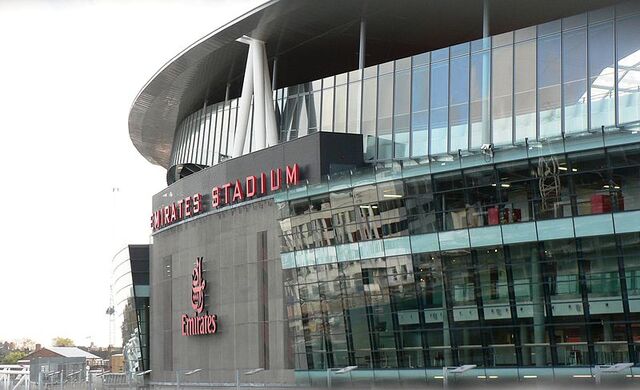Fichier:800px-Emirates Stadium-1-.jpg