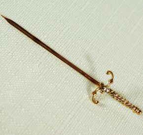 E1905x20Swordx20Stickx20Pin.1L
