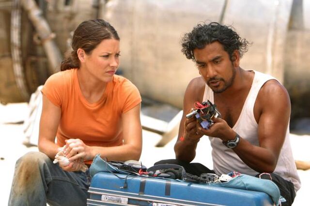 File:Sayid and transciever.jpg