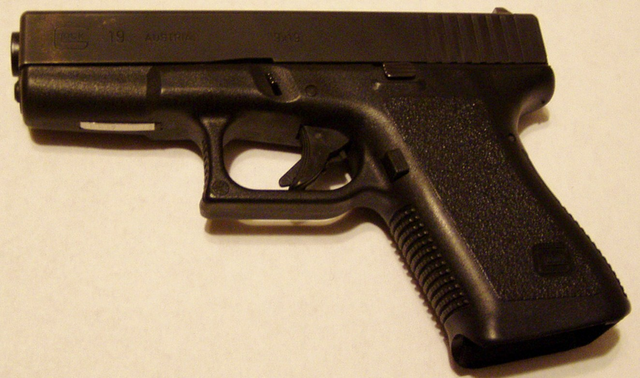 File:Glock 19.png
