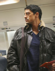 5x06 caeser boarding.jpg