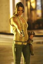 2X08-AnaShooting.jpg