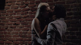 SayidShannonKiss 6x16.jpg