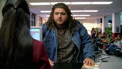 5x06-hurley-airport-flight-316.jpg