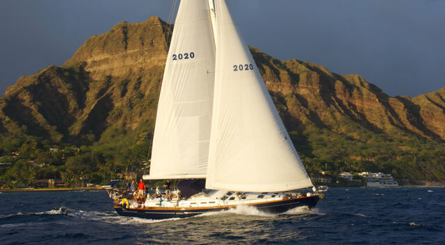 File:Sailing diamondhead peek crop.jpg