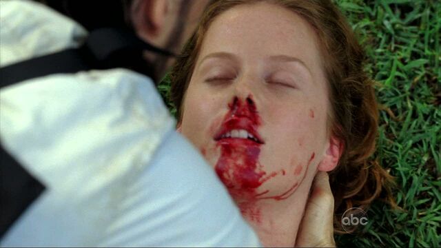 Archivo:CharlotteBleed.jpg