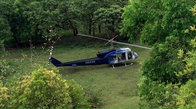File:4x02 chopper N842M.jpg