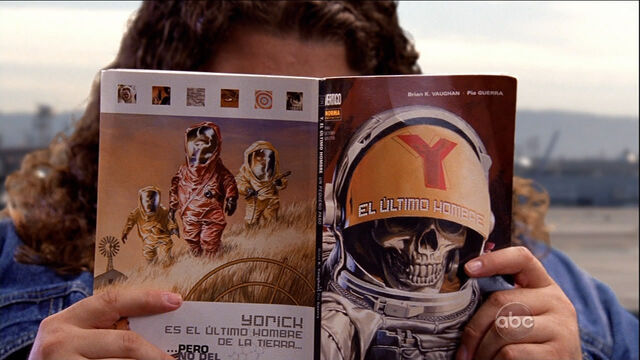 File:5x06 HurleyAndHisComicBook.jpg
