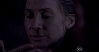 5x04 Juliet'sBleedingNose.jpg