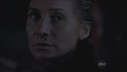 5x04 Juliet'sBleedingNose.jpg