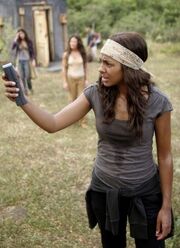 3x22 naomi signal promotional.jpg