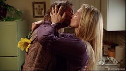 5x08-sawyer-juliet-kuss.jpg