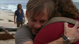 3x21 charlie hug hurley.jpg