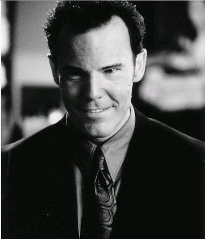 Ficheiro:Andrewdivoff.jpg