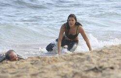 2X07-AnaAfterCrash.jpg