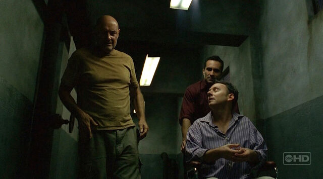 File:3x13 GoingToTheBox.jpg