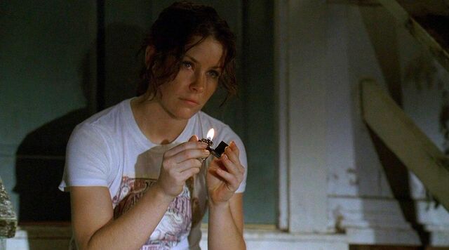 Ficheiro:Kateplaywithfire.jpg