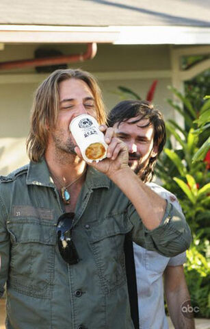File:AceOfCakesJoshHollowayBeer.jpg