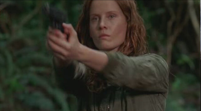 File:4x06-Charlotte gun.jpg