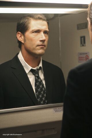 Ficheiro:6x01 JackStaresHimself.jpg