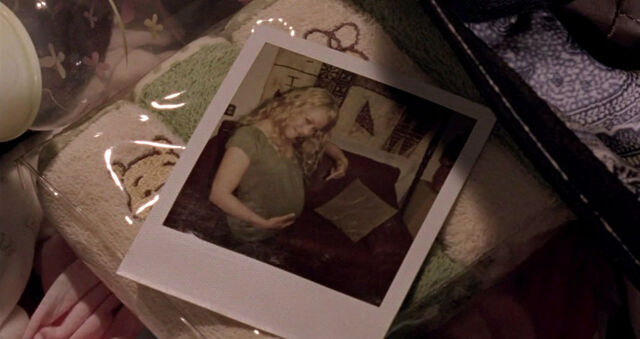 File:6x03 MyBabyPhoto.jpg