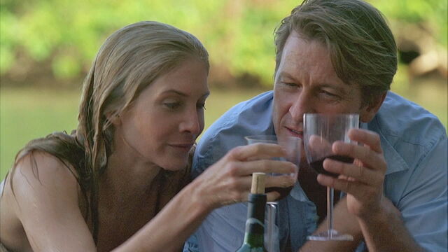 File:Jules & Good beach.jpg