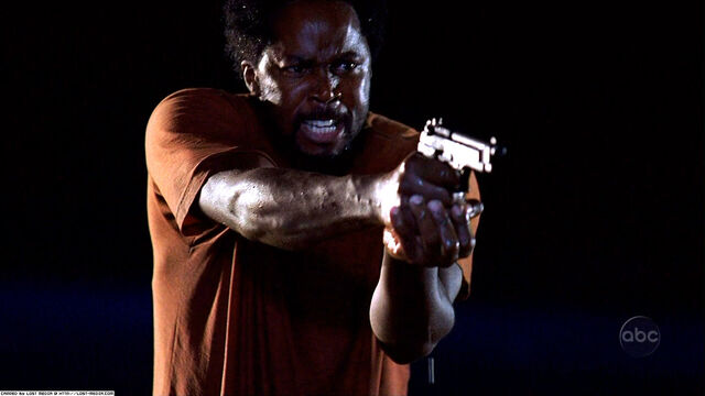 Archivo:2x02 MichaelArm.jpg