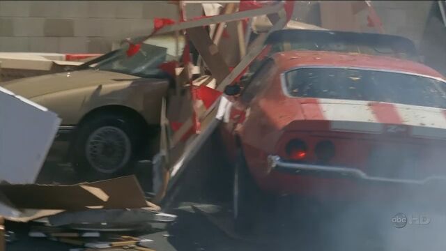 File:4x01 hurleycrash.jpg