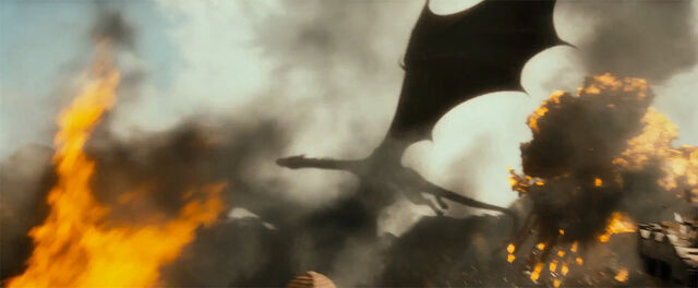 File:Smaug flying.jpg