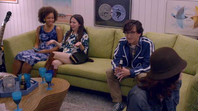 File:Love S1 E4.jpg