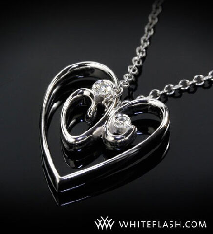 File:Heart-shaped-pendant-with-2-diamonds.jpg