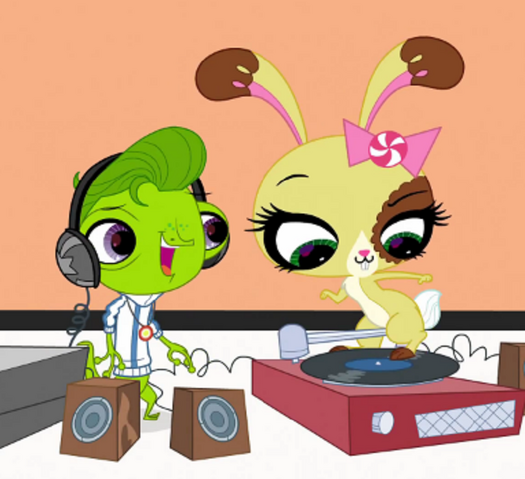 File:Tumblr mi0v0zek221s008vgo1 400.png