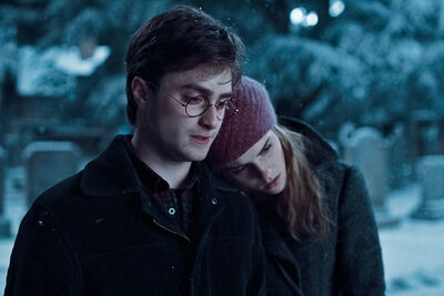 Harry-potter-hermione-granger-hp7-snow-walk-6x4 (1)