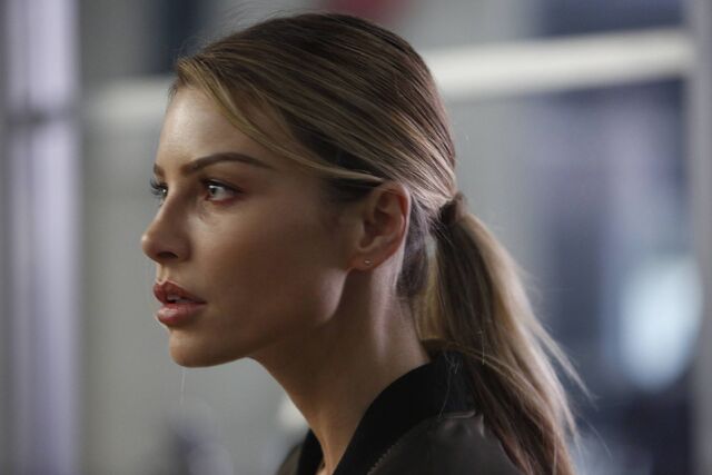 File:202 promo Chloe 2.jpg