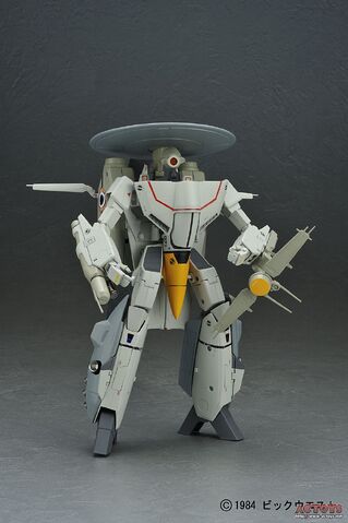 File:Yamato-1 60 VE1-Battroid-front.jpg